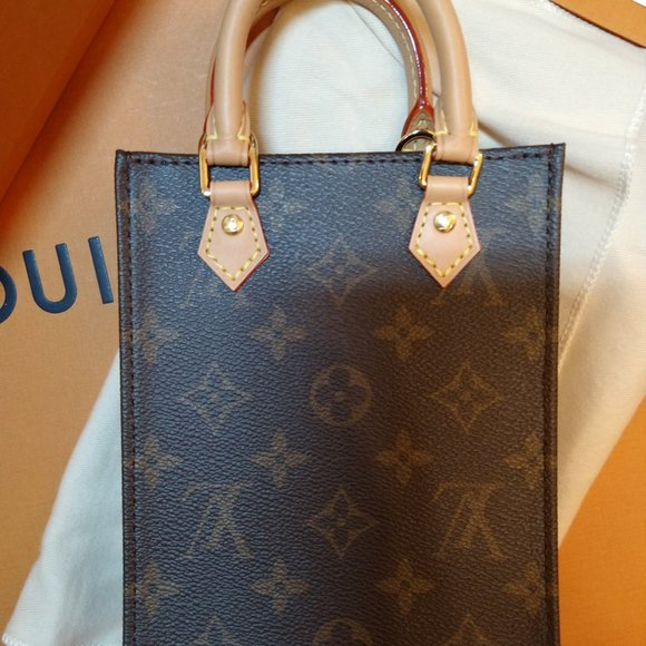 LOUIS VUITTON M69442 PETIT SAC PLAT in monogram -- BRAND NEW - Picture 4 of 10